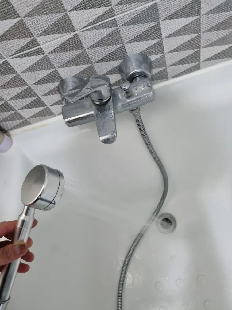 욕조 샤워기 교체 - 편리한 목욕 환경을 위한 필수 작업 - 막힘해결119